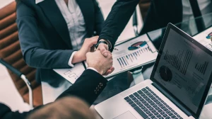 : 
Wprowadzanie środowiskowych praktyk biznesowych - dlaczego Ochrona środowiska dla firm jest kluczowa dla zachowania zrównoważonego rozwoju